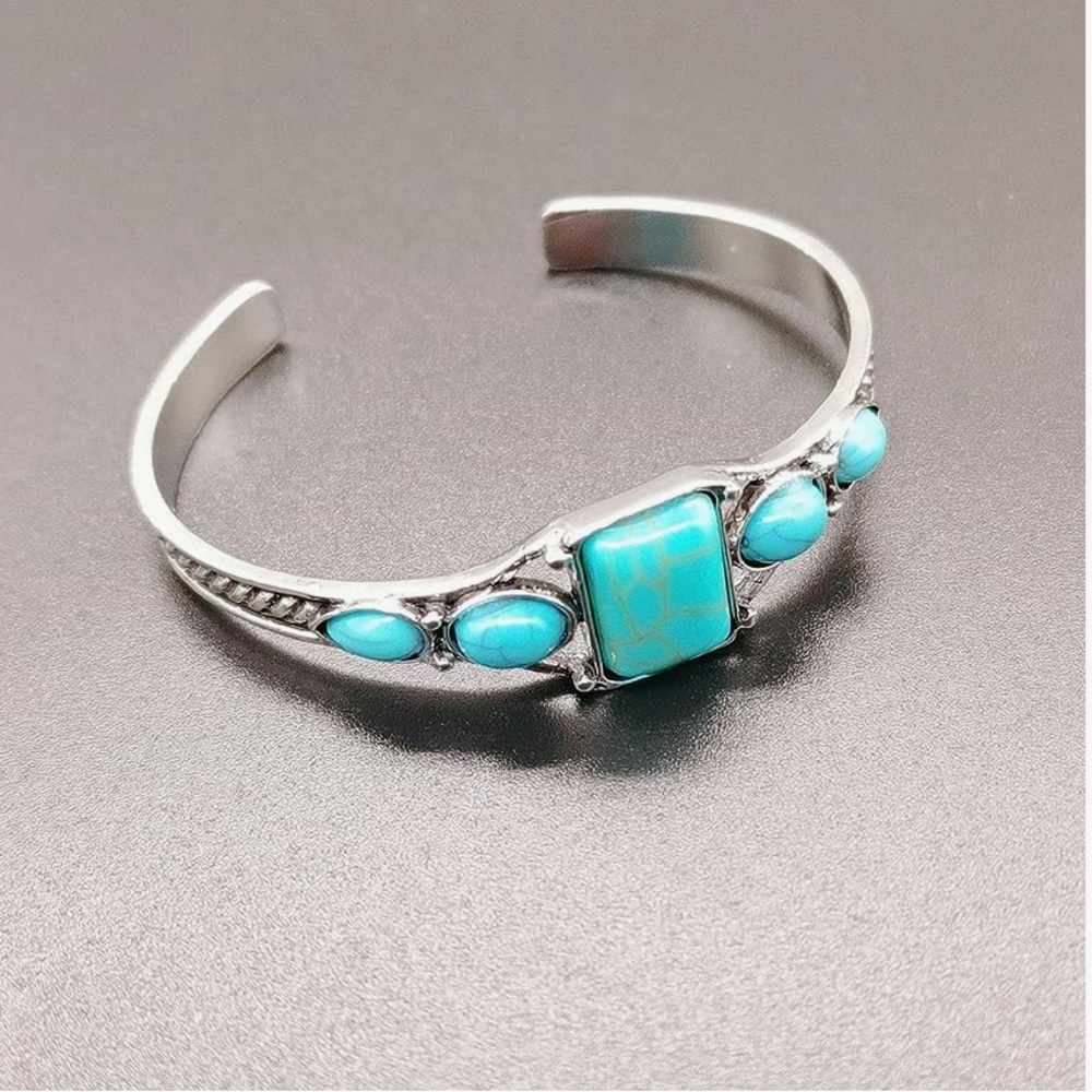 Vintage Style Bohemian Turquoise Carved Bracelet - Picture 3 of 5
